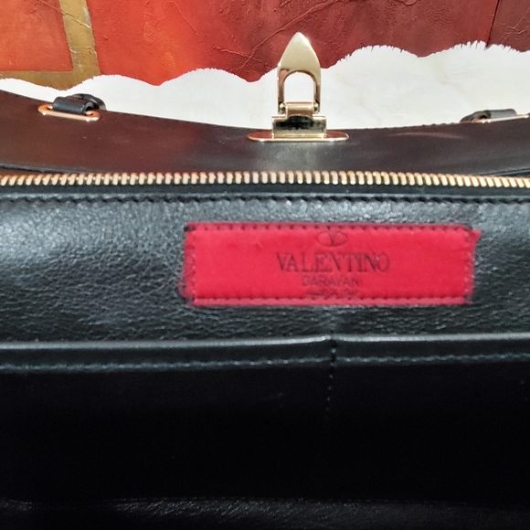 "SOLD "Valentino Garavani Rockstud leather tote - Picture 11 of 14